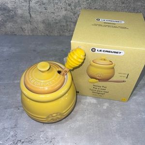 Le Creuset Honey Pot w/ Silicone Dipper  Set
